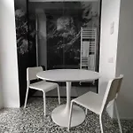 Lägenhet Mandello Amorevole Dimora In
