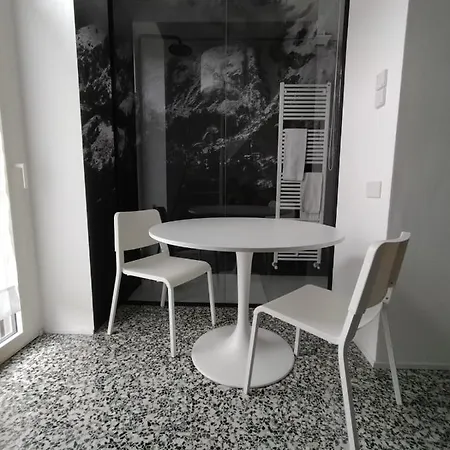 Apartament Mandello Amorevole Dimora In Lecco