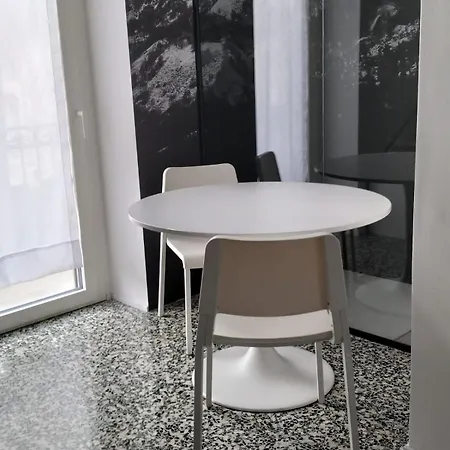 公寓 Mandello Amorevole Dimora In 莱科